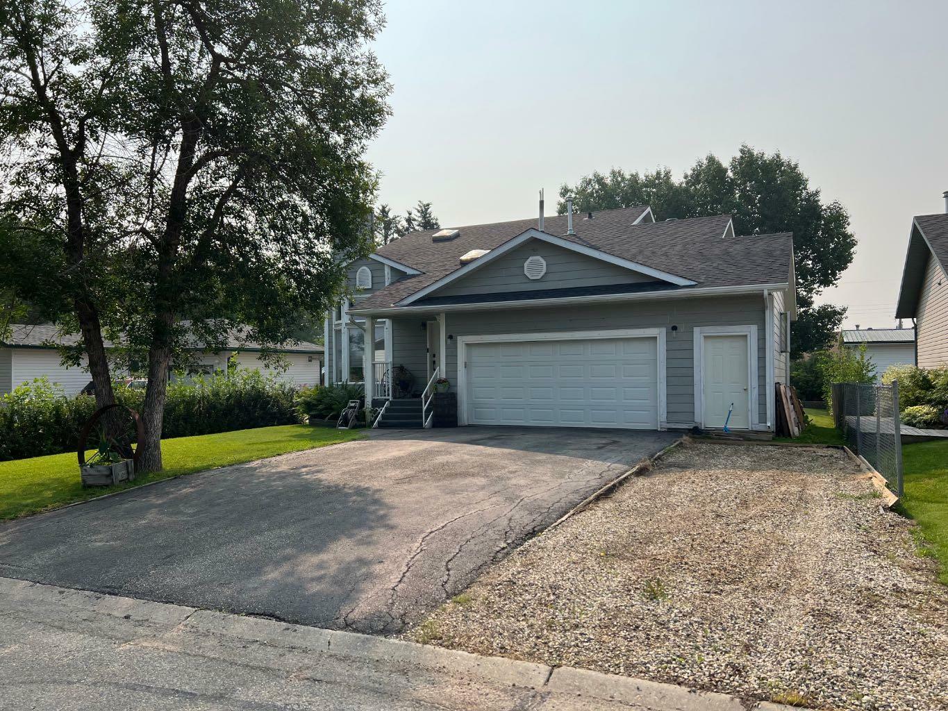 Property Photo: 9603 98 Avenue AB T0H 3C0