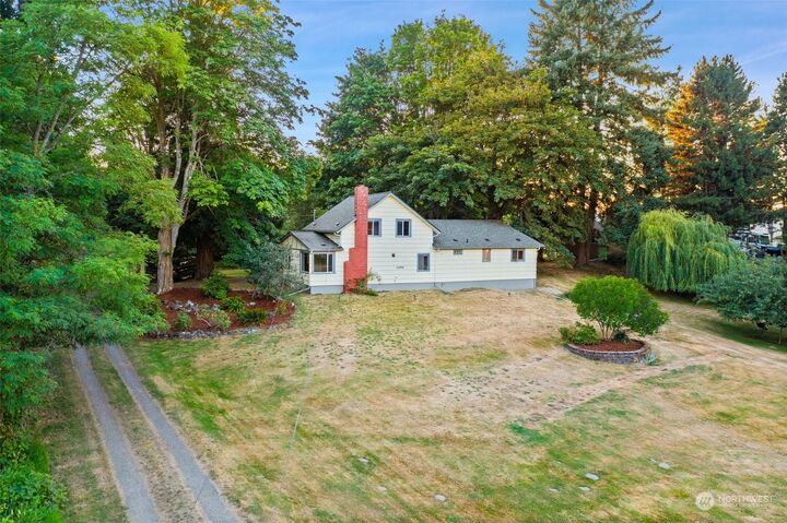 Property Photo:  1242 Lidstrom Road E  WA 98366 