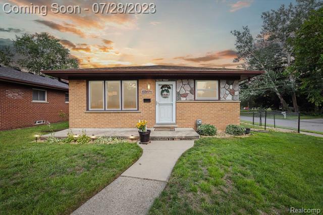 Property Photo:  18512 Sunset Street  MI 48152 