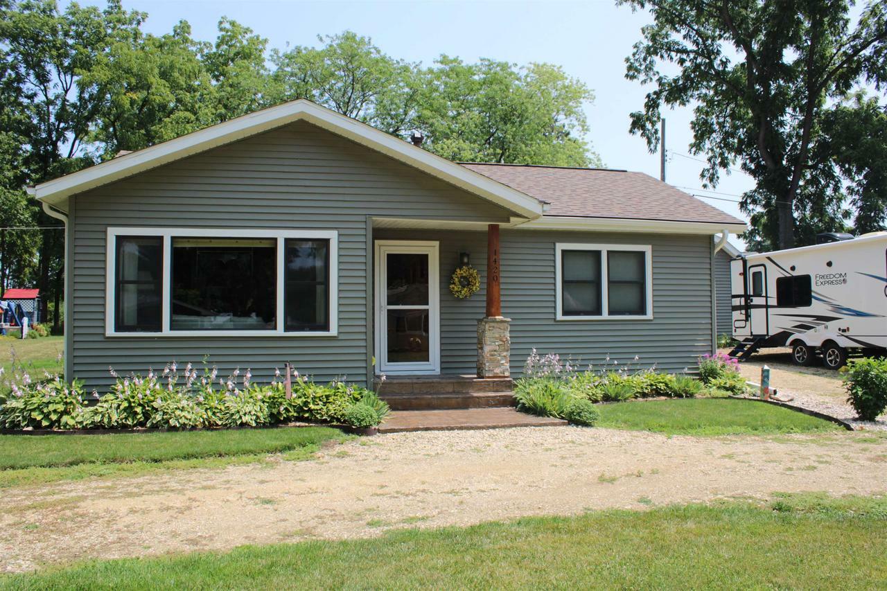 Property Photo:  1420 Blodgett Lane  WI 53115 