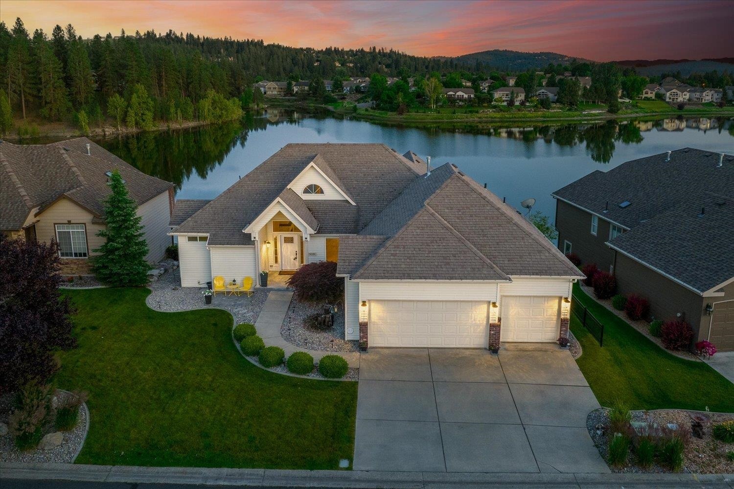 Property Photo: 339 S Shelley Lake Ln WA 99037
