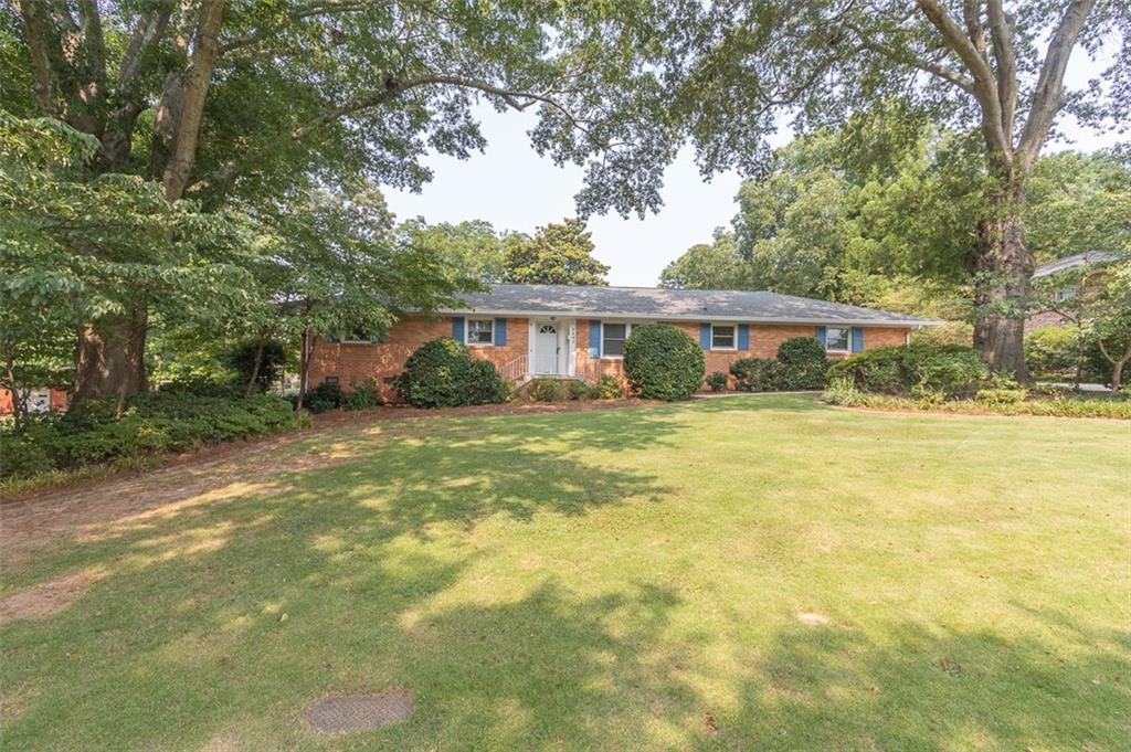 Property Photo: 2405 Greenfield Drive SC 29621