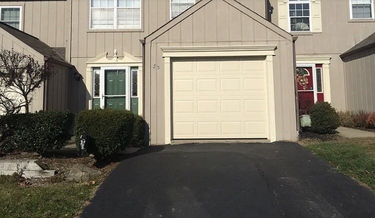 Property Photo:  55 Monmouth Dr  PA 16066 