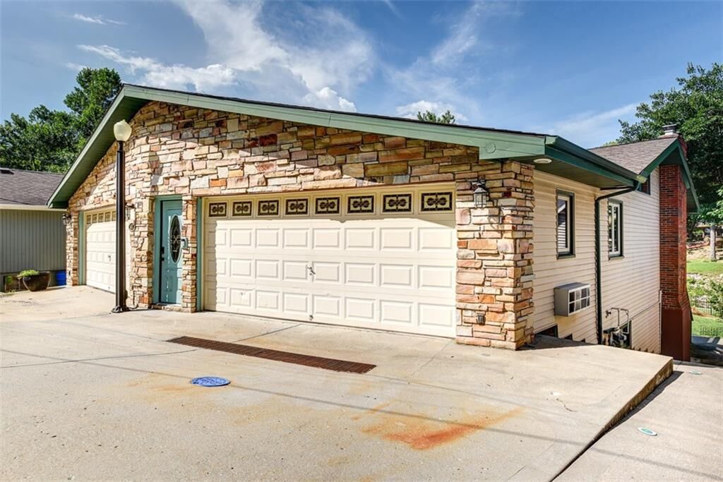 Property Photo:  561 NW North Shore Drive  MO 64151 