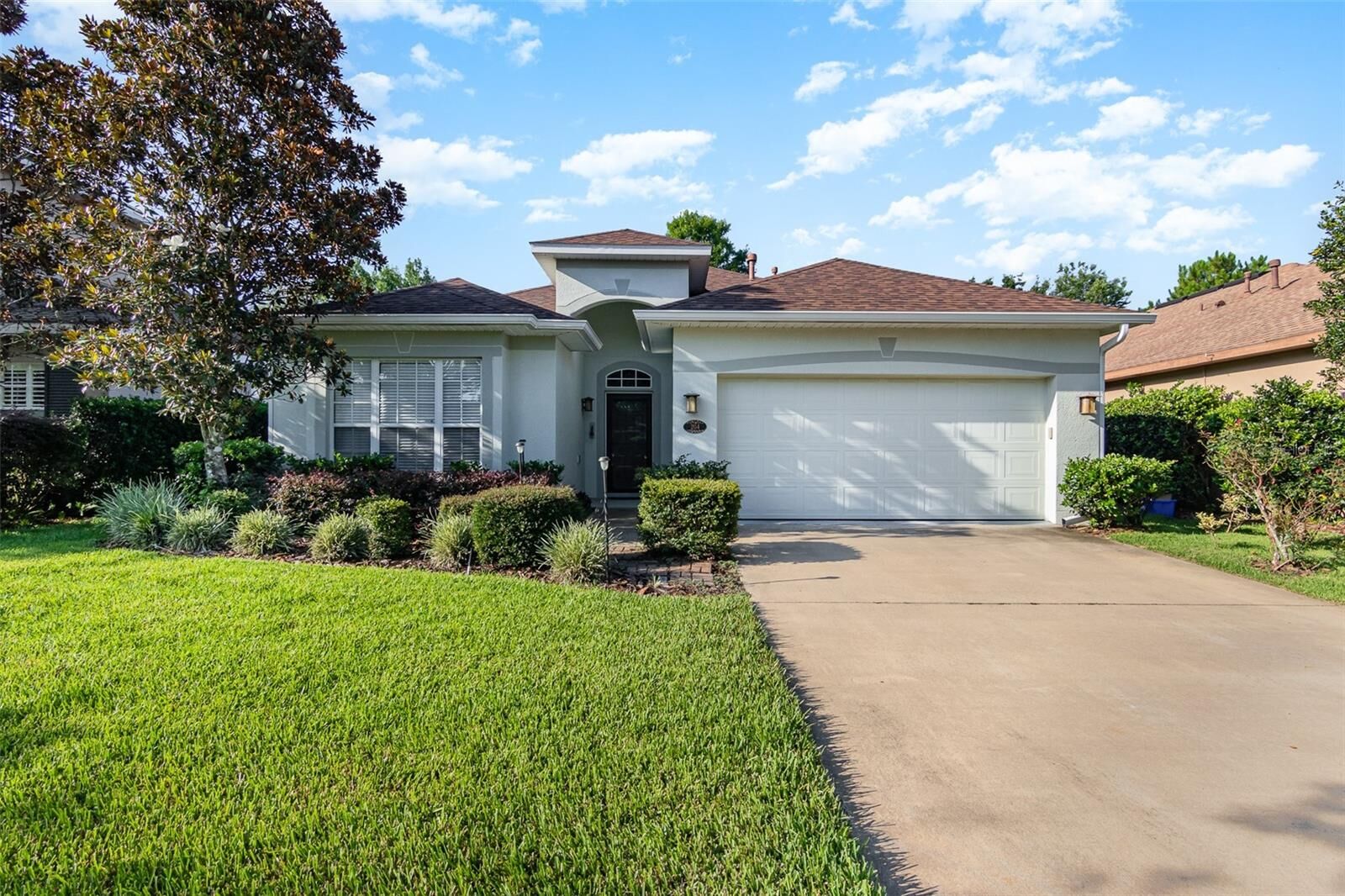 Property Photo:  204 Wellisford Way  FL 32724 