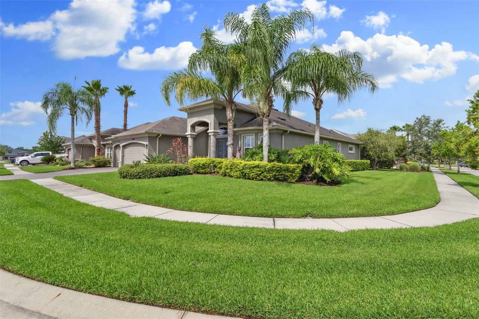 Property Photo:  32512 Silvercreek Way  FL 33545 