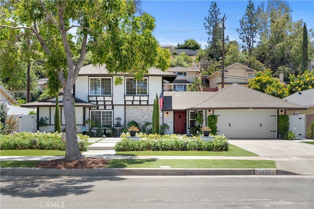 Property Photo:  1550 E Baldwin Avenue  CA 92865 