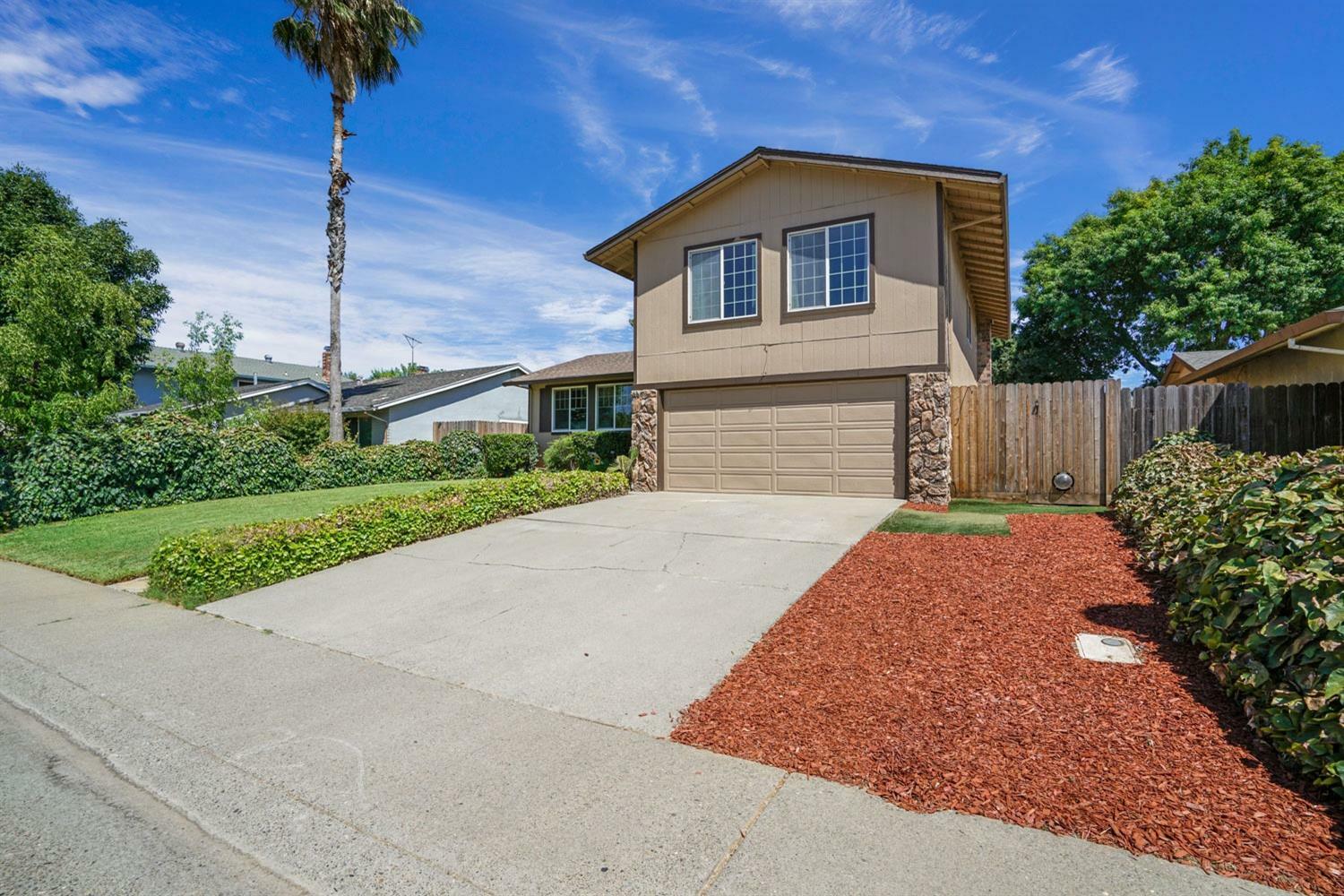 Property Photo: 9161 Starina Way CA 95826