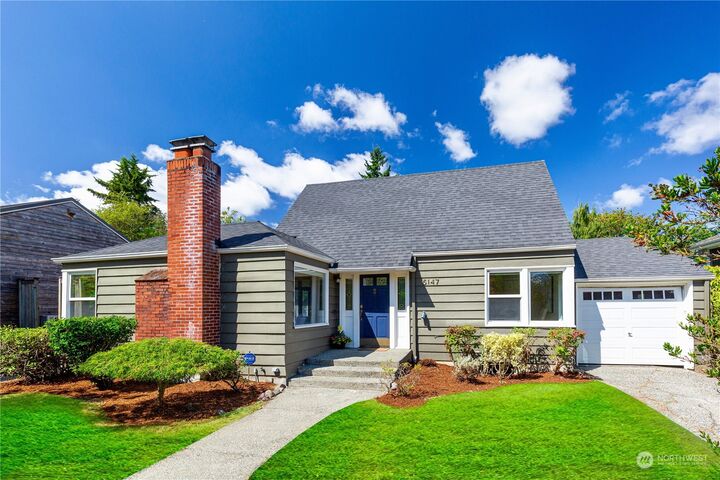 5147 46th Avenue NE  Seattle WA 98105 photo