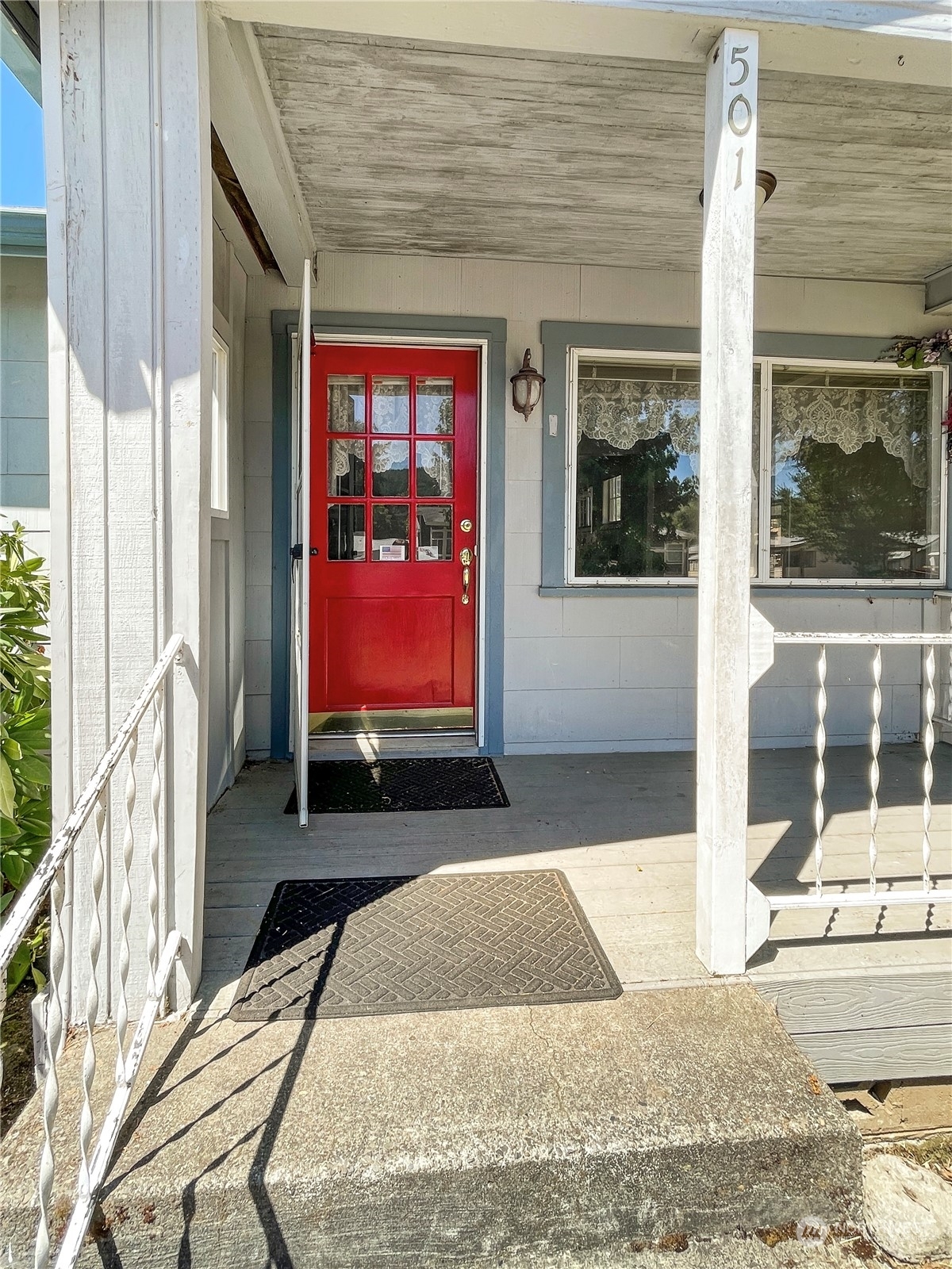 Property Photo:  501 Taylor Street  WA 98581 