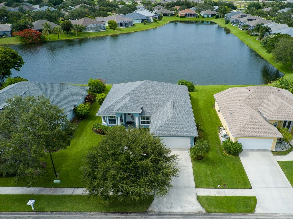 Property Photo:  5530 W 1st Square SW  FL 32968 