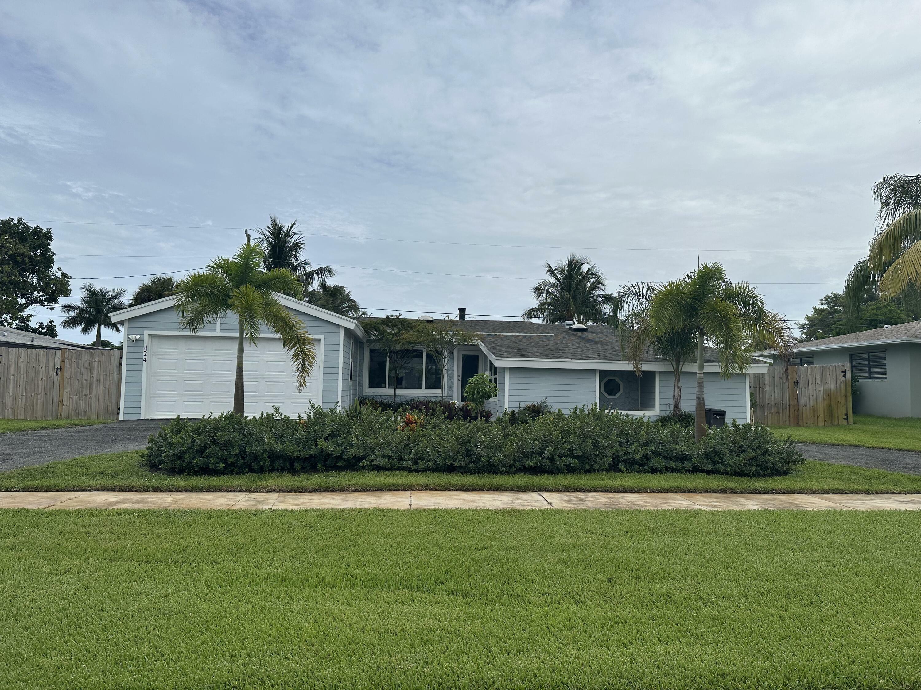 Property Photo:  424 Gulf Road  FL 33408 