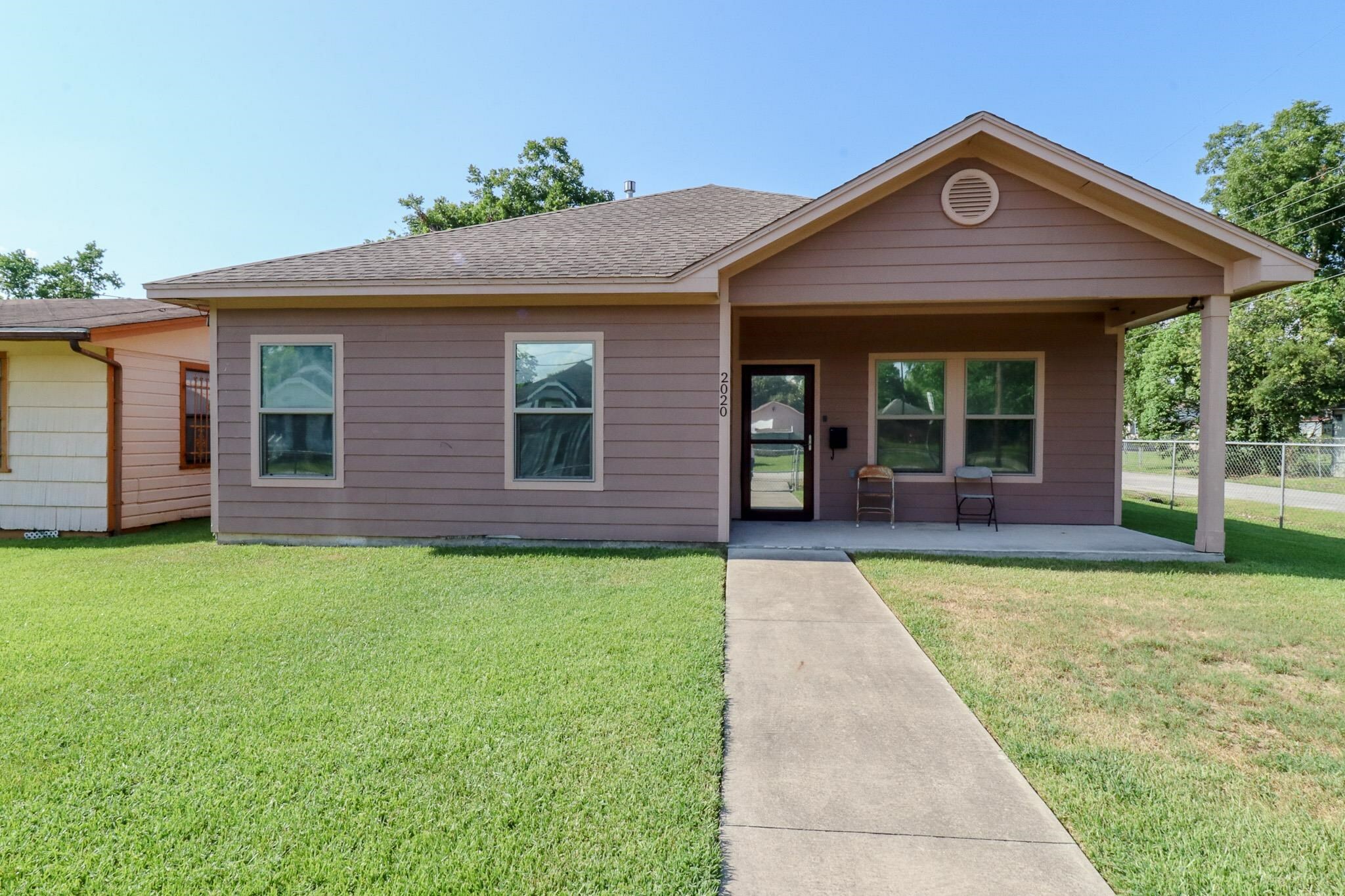 Property Photo:  2020 Hebert St  TX 77705 