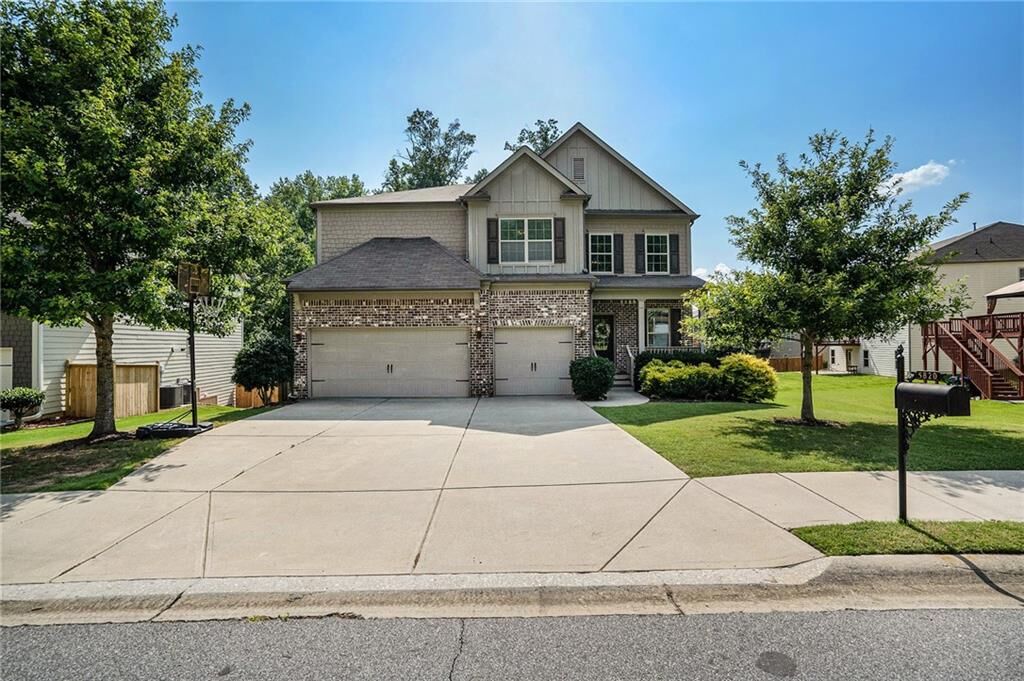 Property Photo:  5820 Aspen Drive  GA 30040 