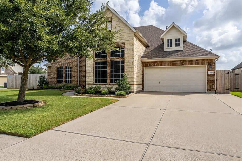 Property Photo:  12514 Emerald Lane  TX 77535 