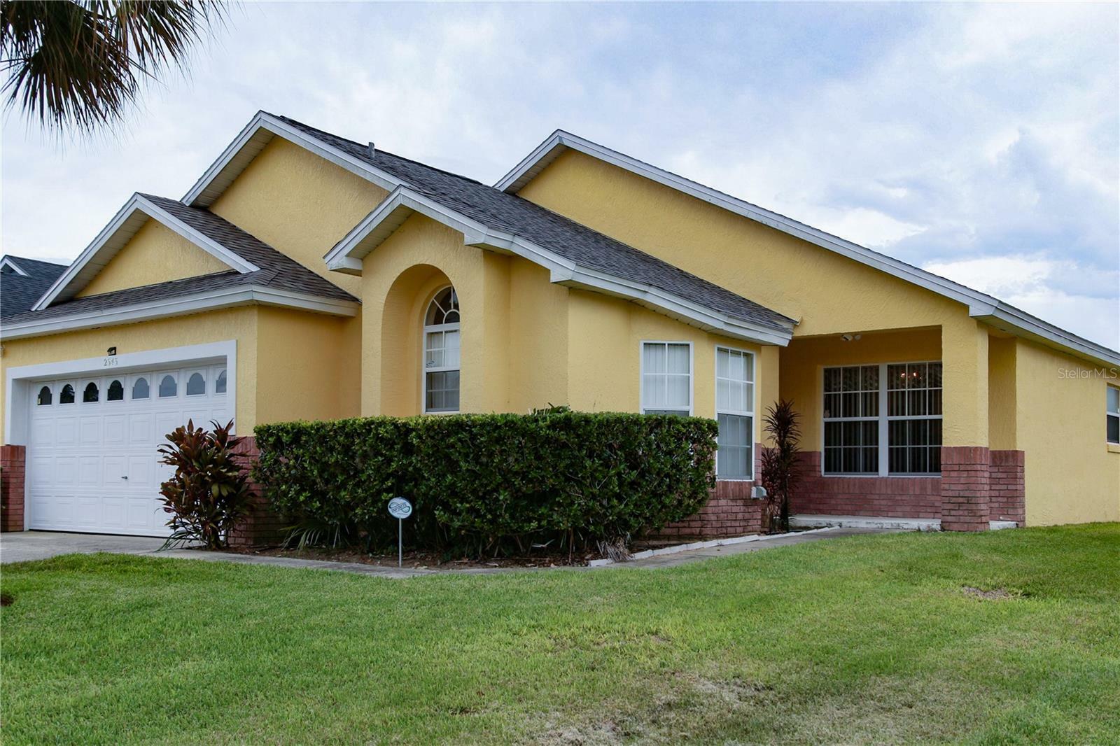 Property Photo:  2643 Oneida Loop  FL 34747 