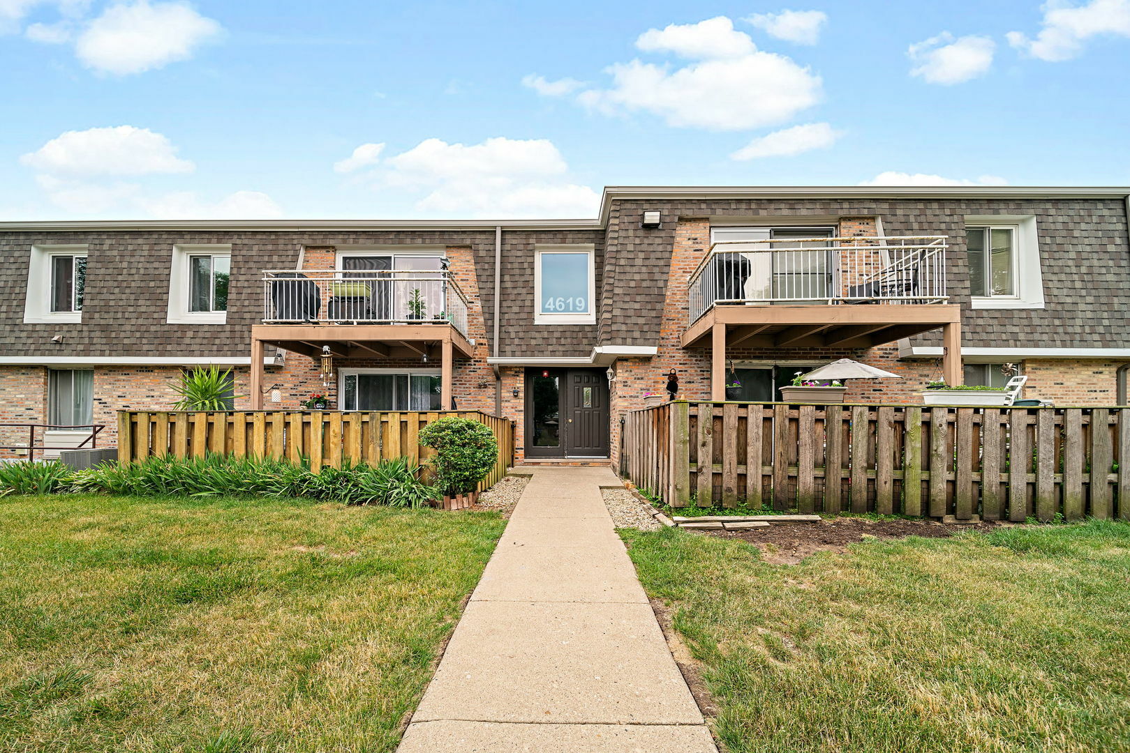 Property Photo: 4619 Kings Walk Drive 2B IL 60008