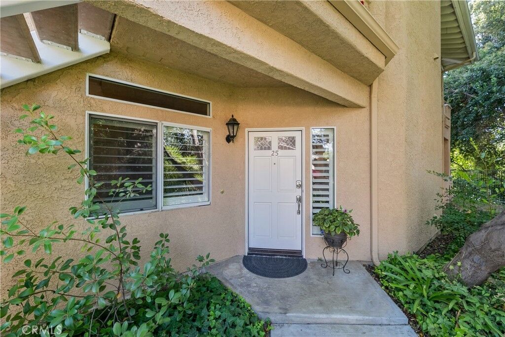 Property Photo:  24021 Arroyo Park Drive 25  CA 91355 