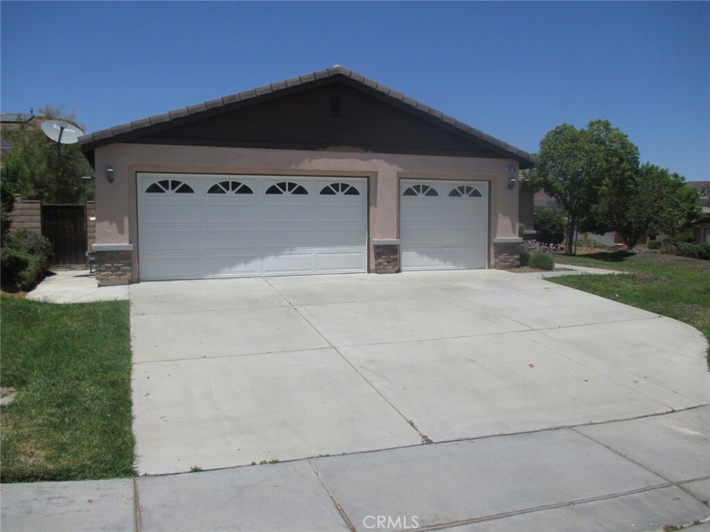 Property Photo:  23770 Black Canyon Drive  CA 92587 