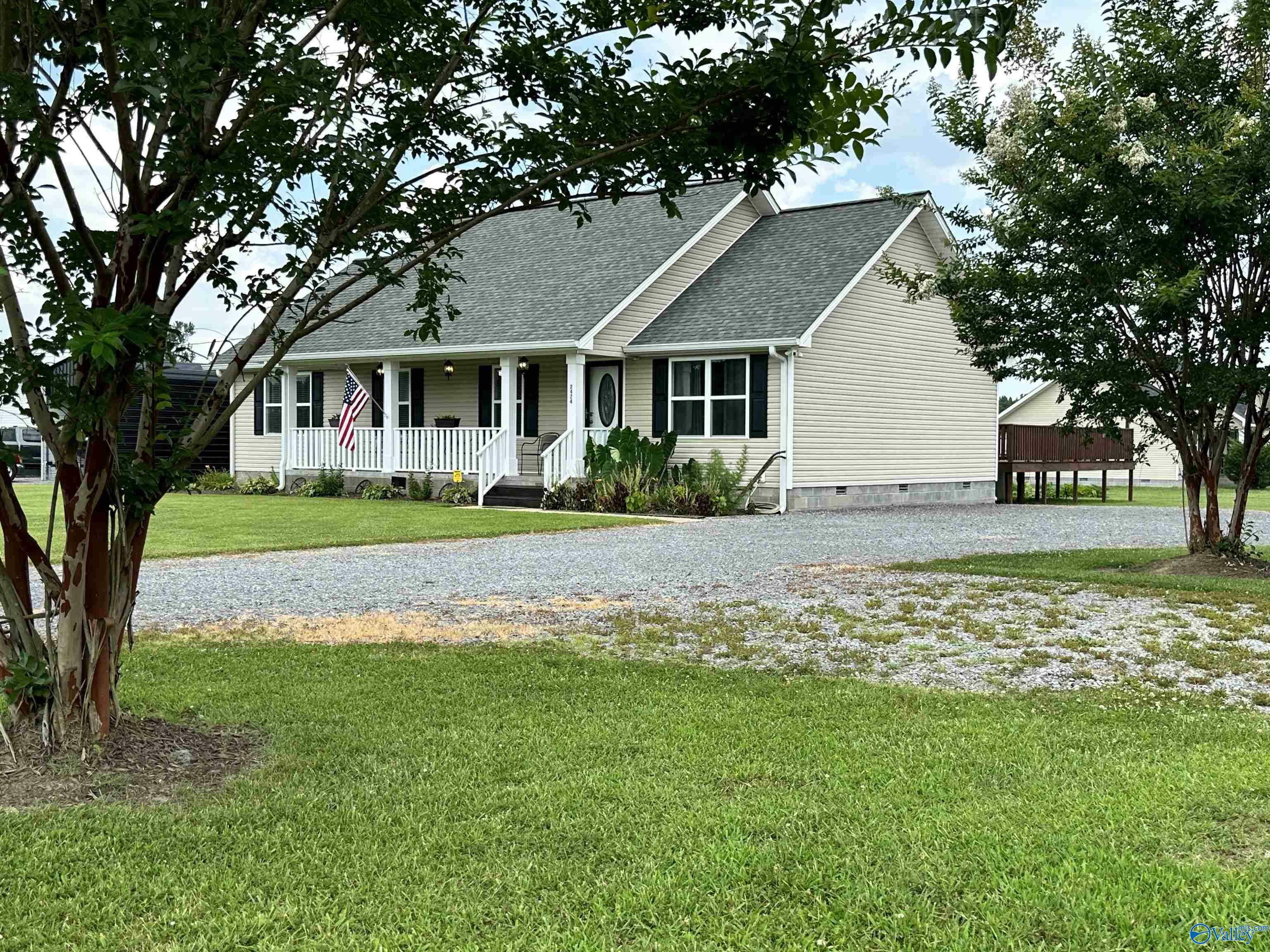 Property Photo: 2424 County Road 505 AL 35968