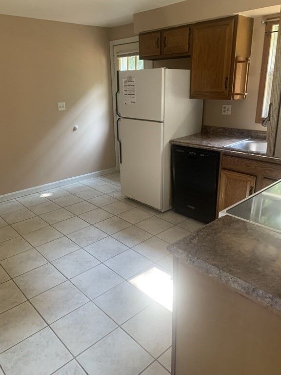 Property Photo:  20 Arline St 1  MA 01607 