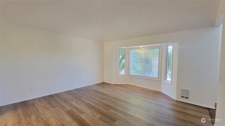 Property Photo: 13054 35th Avenue NE WA 98125