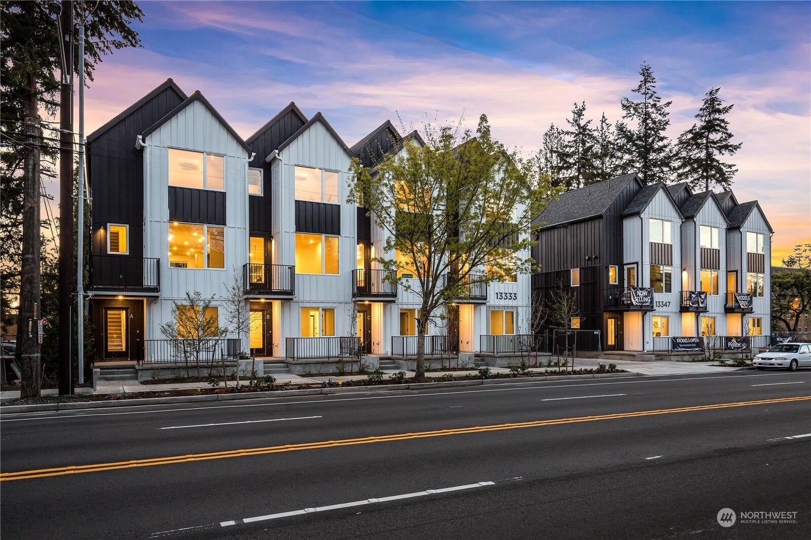 Property Photo: 13333 D Greenwood Avenue N WA 98133