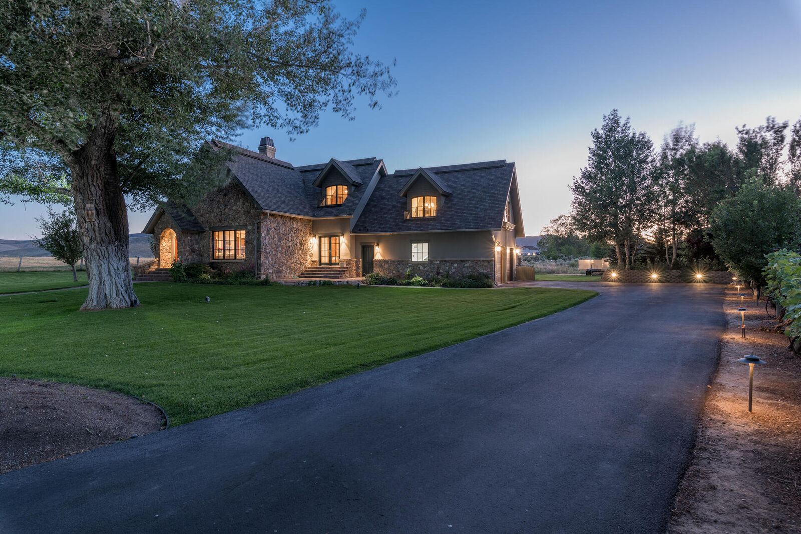 Property Photo:  302 David St  ID 83348 