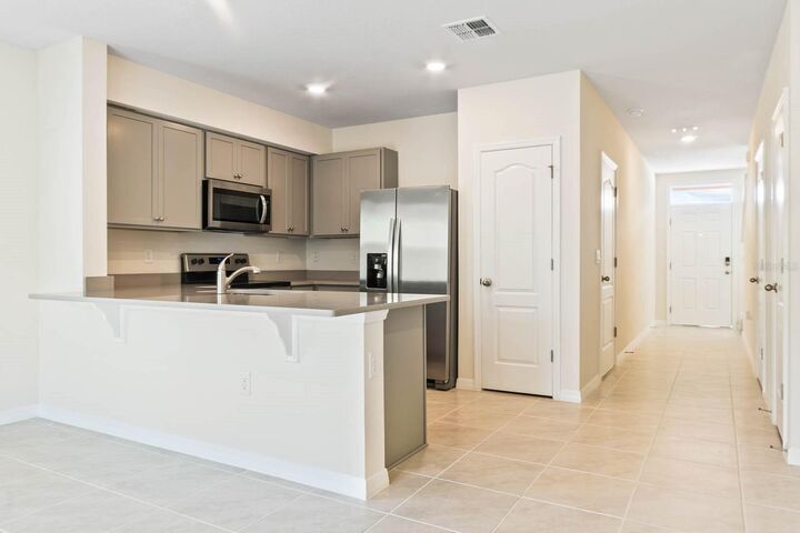 Property Photo:  1459 Plank Place  FL 33837 