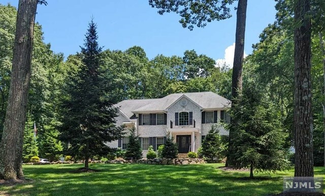 Property Photo:  23 Crescent Ridge Road  NJ 07005 