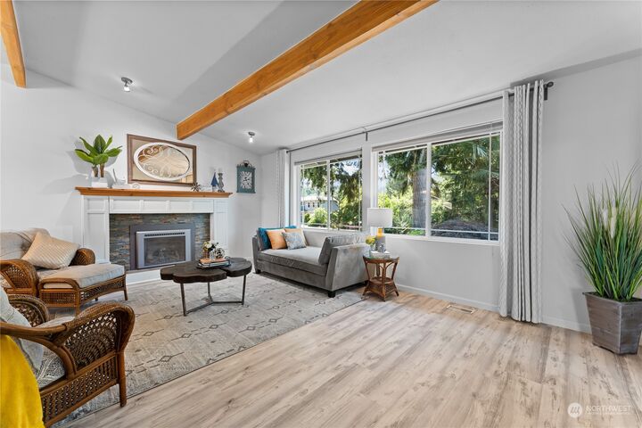 Property Photo:  5013 Jenks Point Way E  WA 98391 