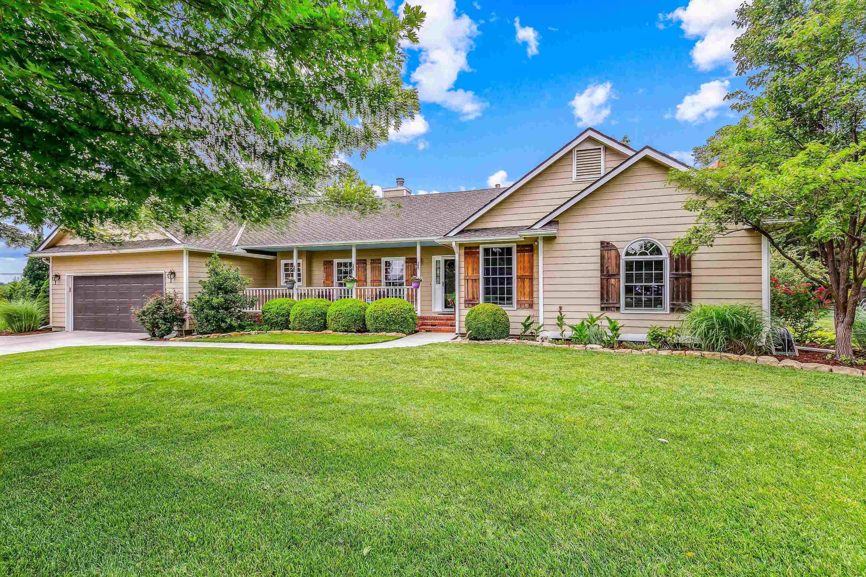 Property Photo:  315 S Cardinal Ln  KS 67230 