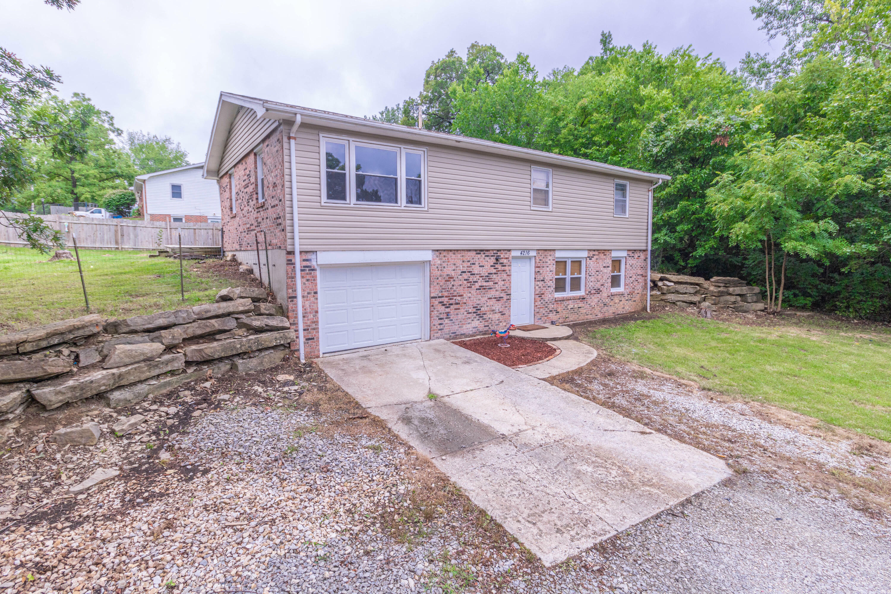 Property Photo:  4216 Twin Oak Ct  MO 65202 