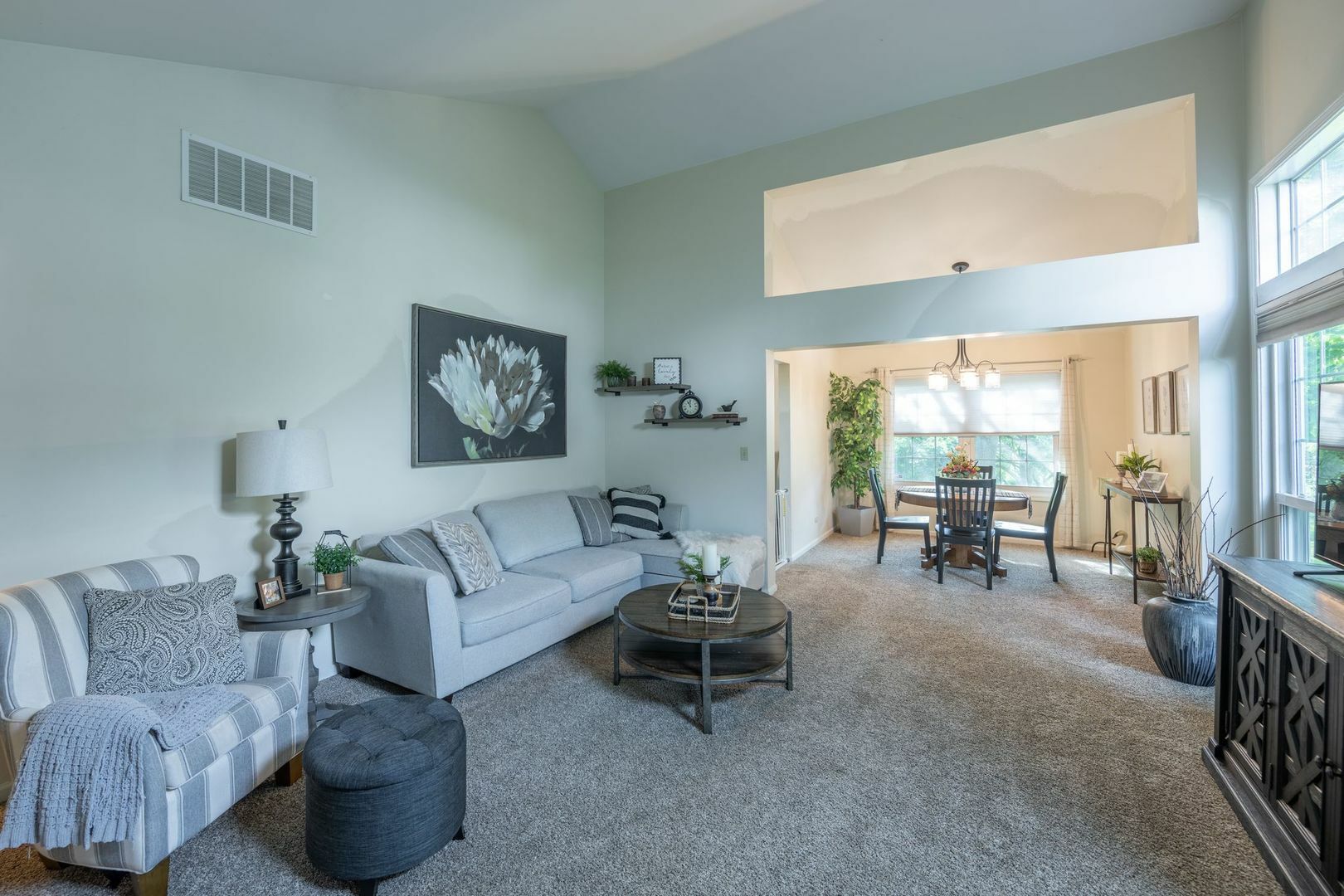 Property Photo: 412 Prairieview Drive IL 60543