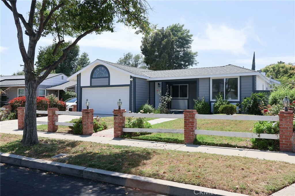 Property Photo: 7507 Paso Robles Avenue CA 91406