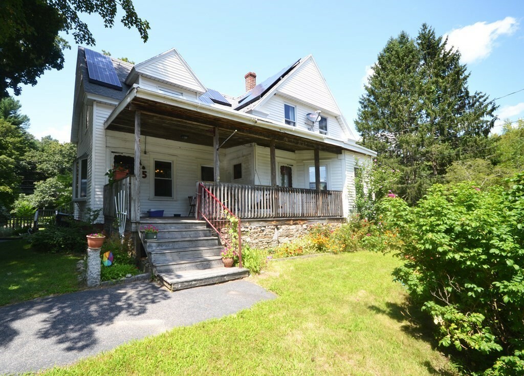 Property Photo:  5 Prospect St  MA 01537 