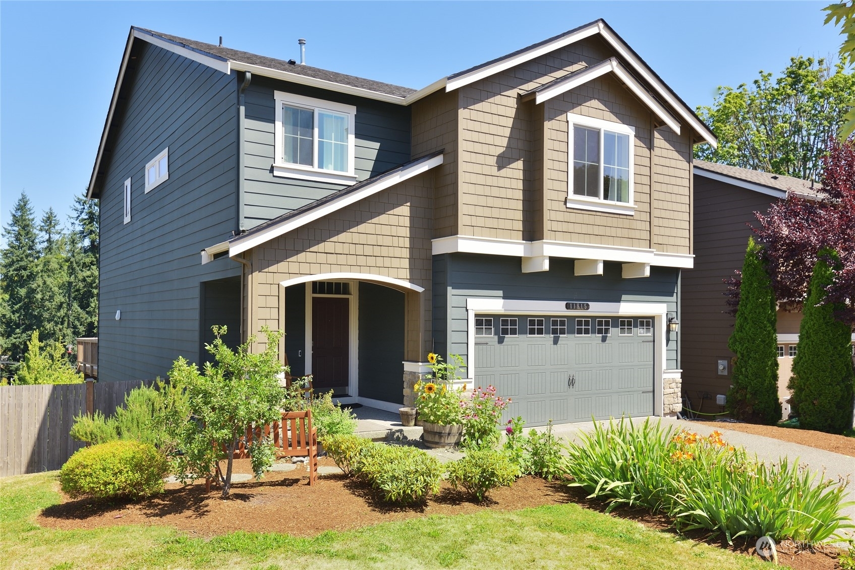 Property Photo: 11815 14th Pl SE WA 98258