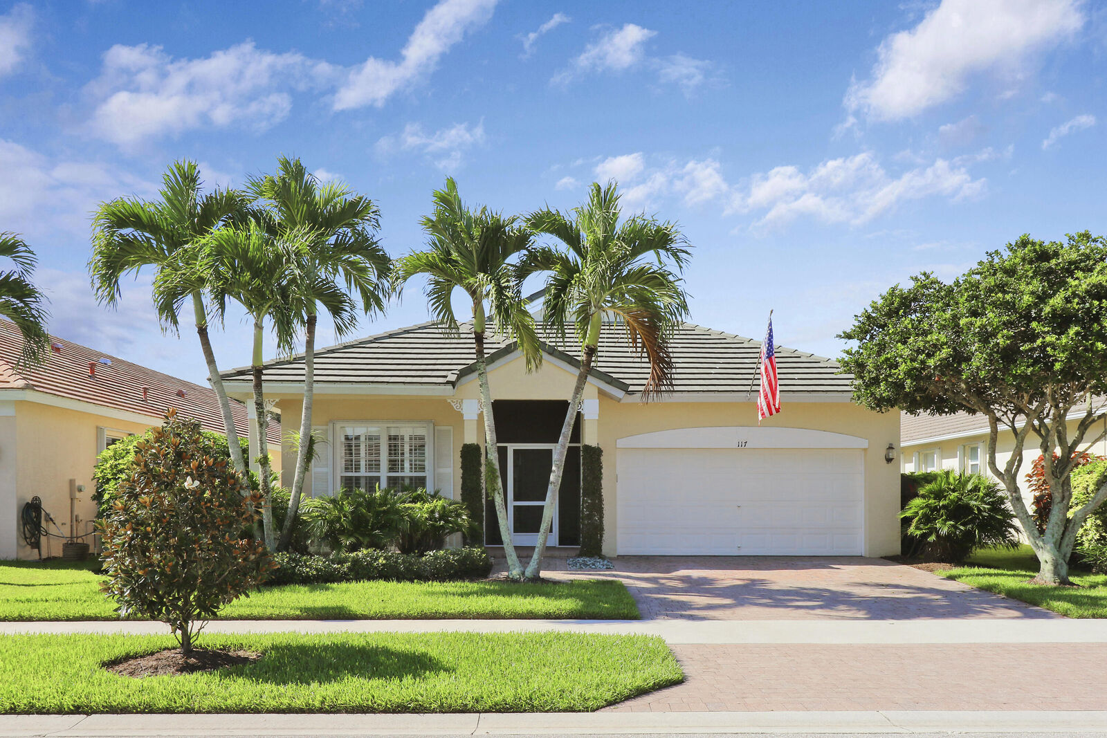 Property Photo:  117 NW Berkeley Avenue  FL 34986 