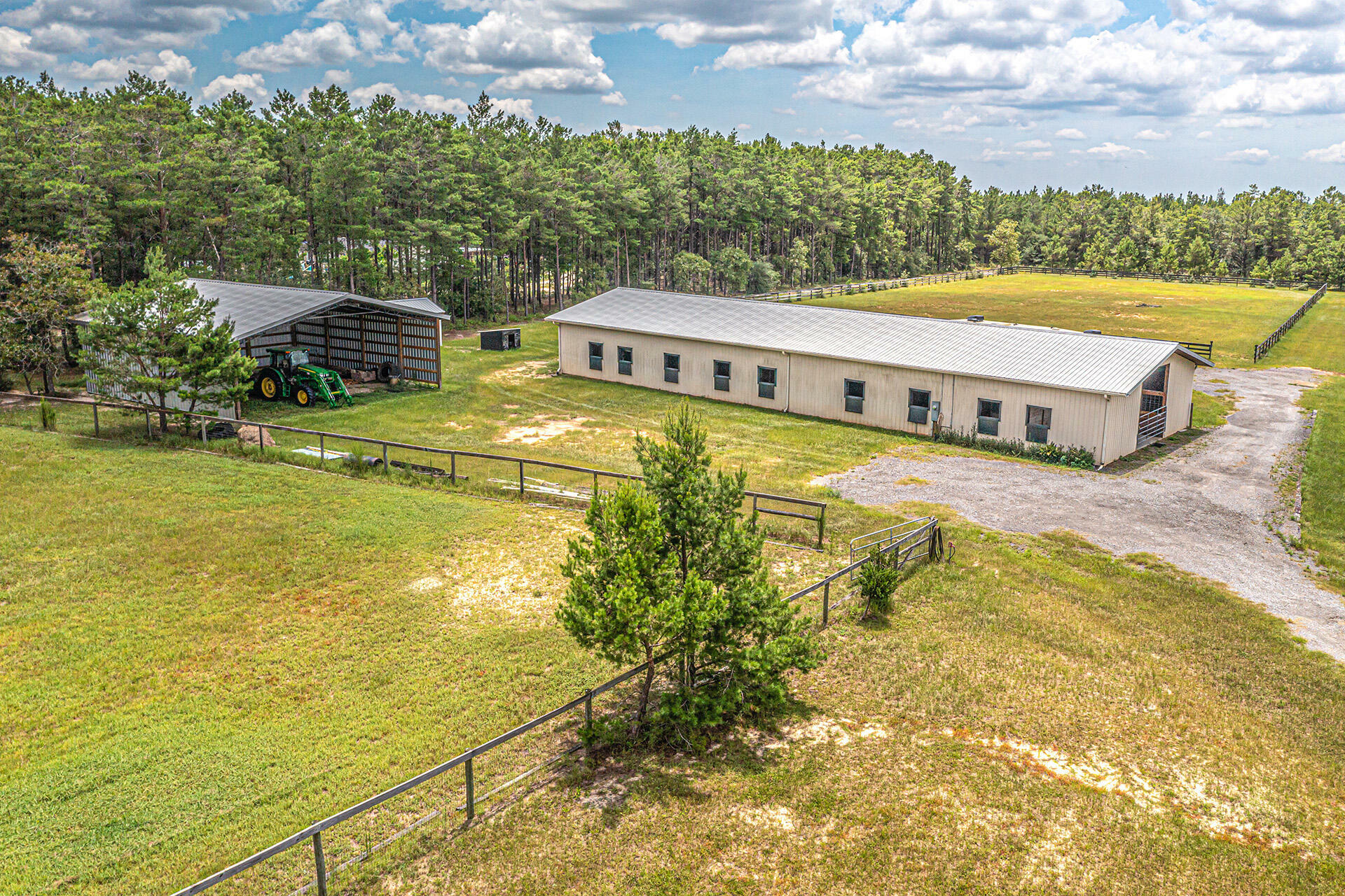Property Photo: 2748 Rock Hill Road FL 32435
