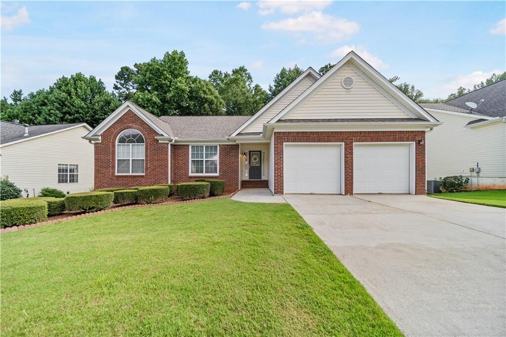 Property Photo: 992 Noble Oak Court GA 30046