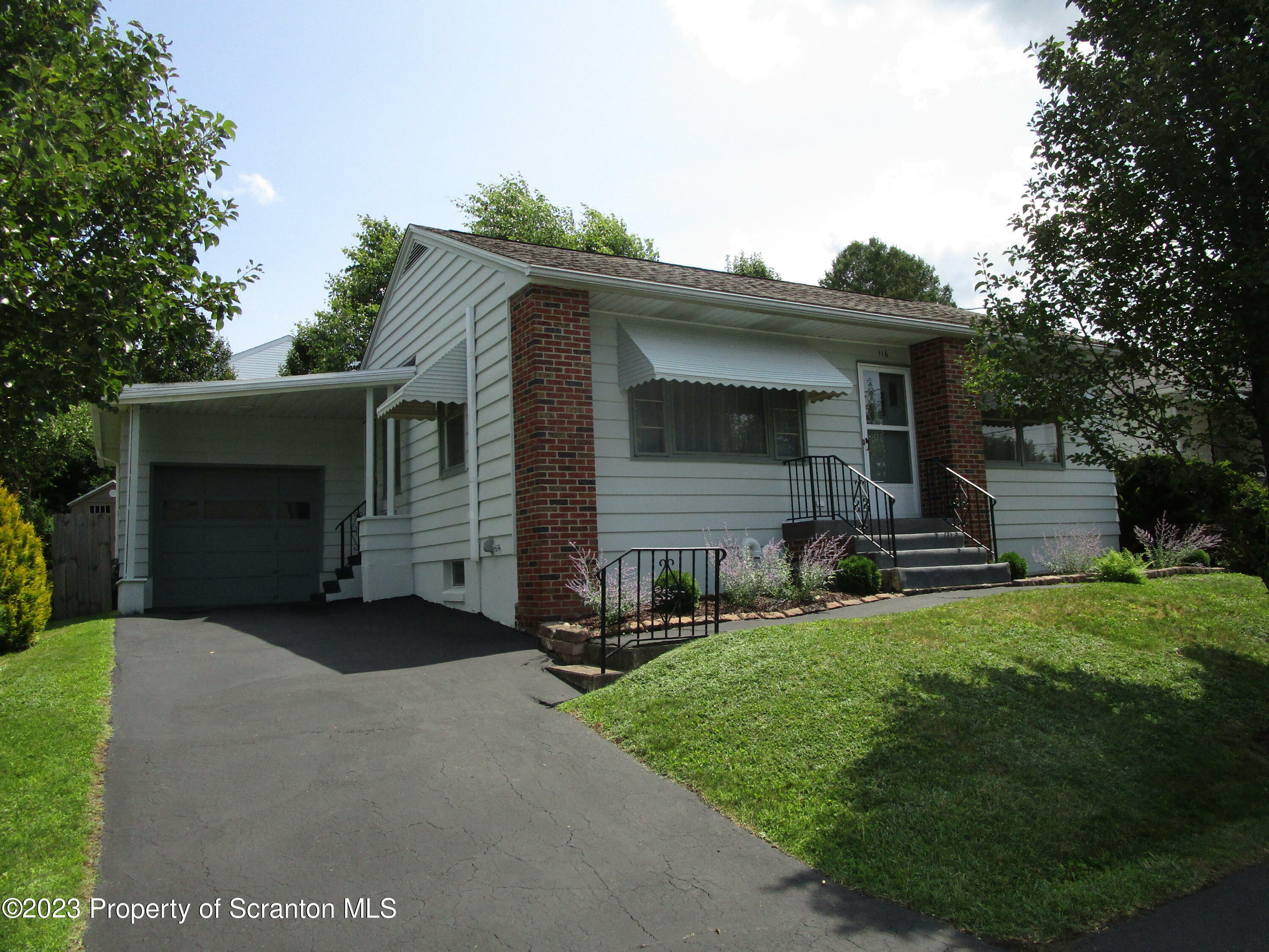 Property Photo:  116 Seymour Avenue  PA 18505 