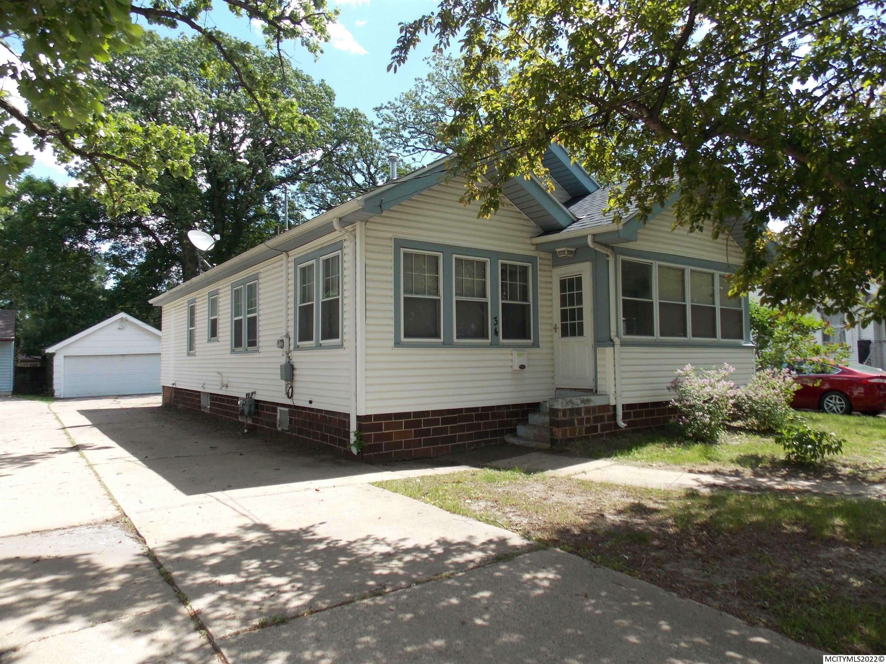 Property Photo:  34 Linden Dr  IA 50401 