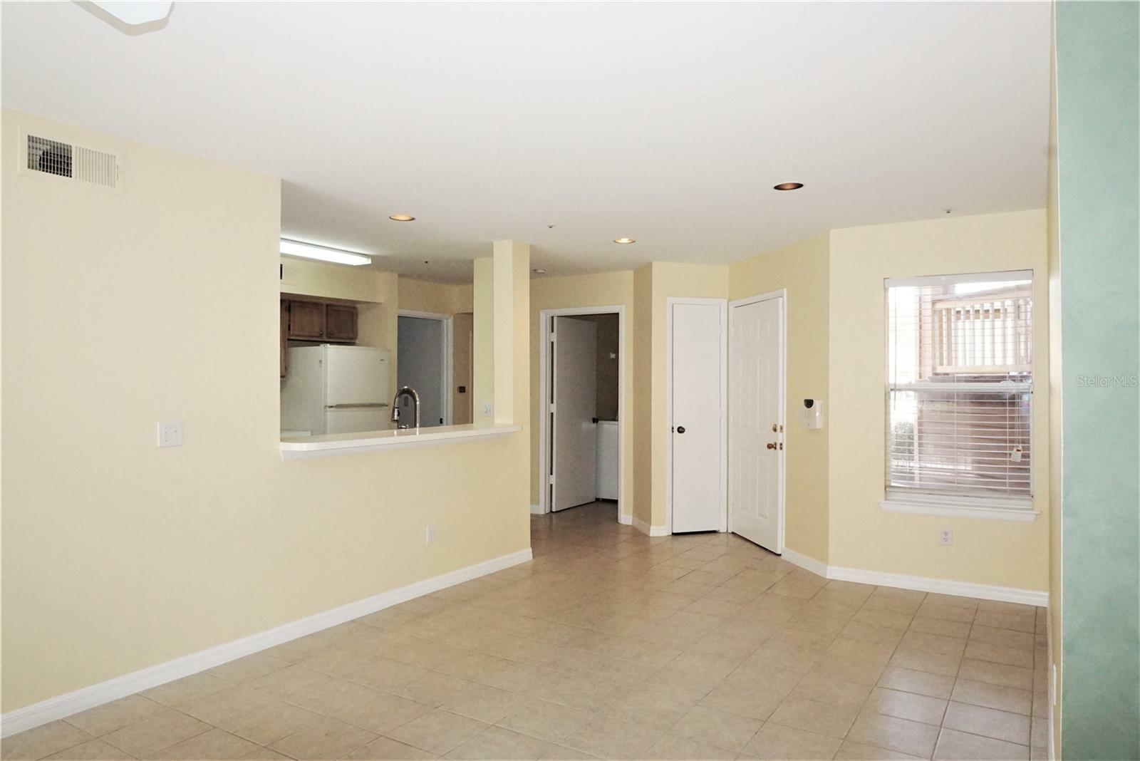 Property Photo:  498 N Pin Oak Place 108  FL 32779 