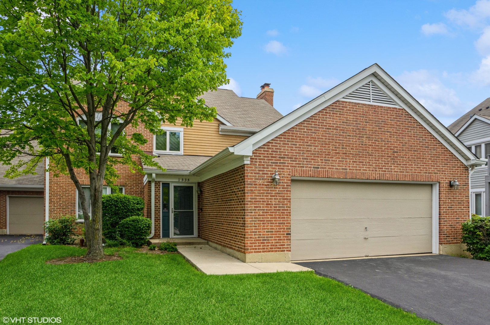 Property Photo: 1535 N Kendal Court IL 60004