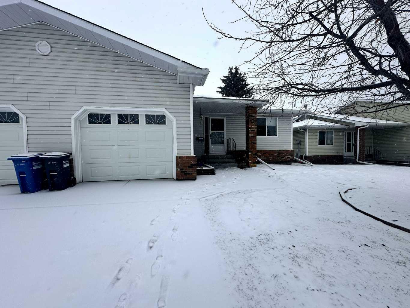 58, 2816 Botterill Crescent 58  Red Deer AB T4R2H7 photo