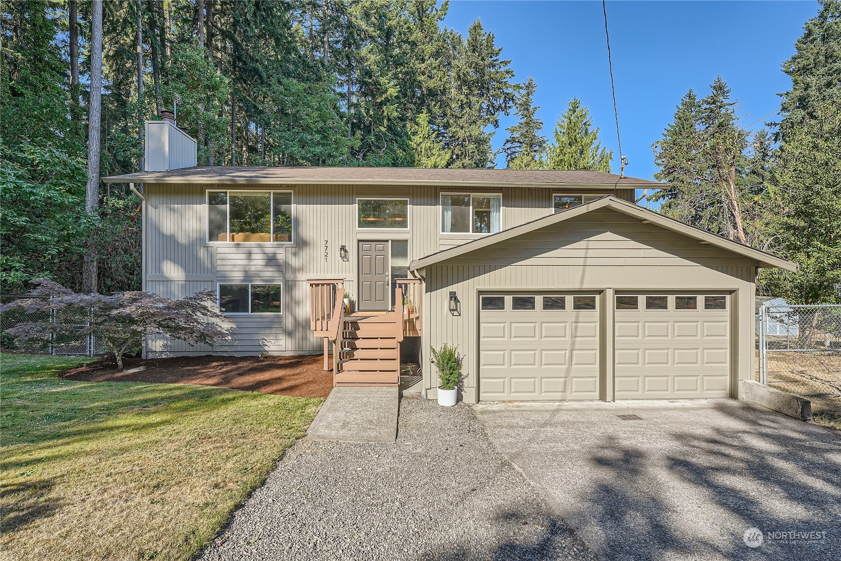 Property Photo:  7721 182nd Avenue E  WA 98391 