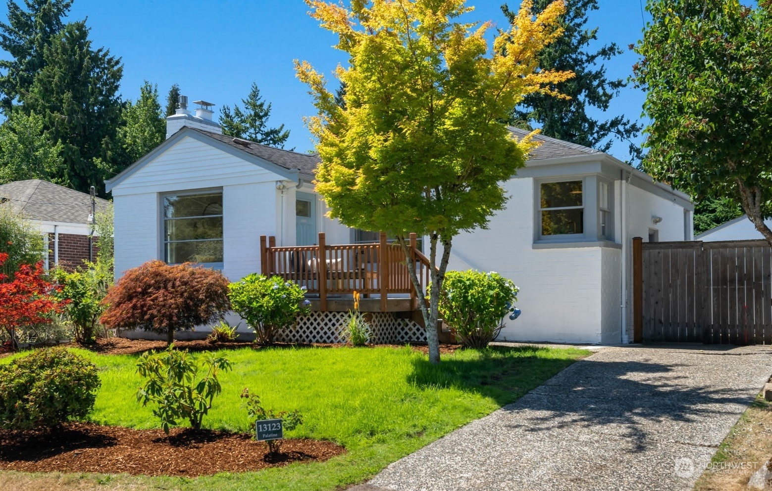 Property Photo:  13123 Palatine Avenue N  WA 98133 