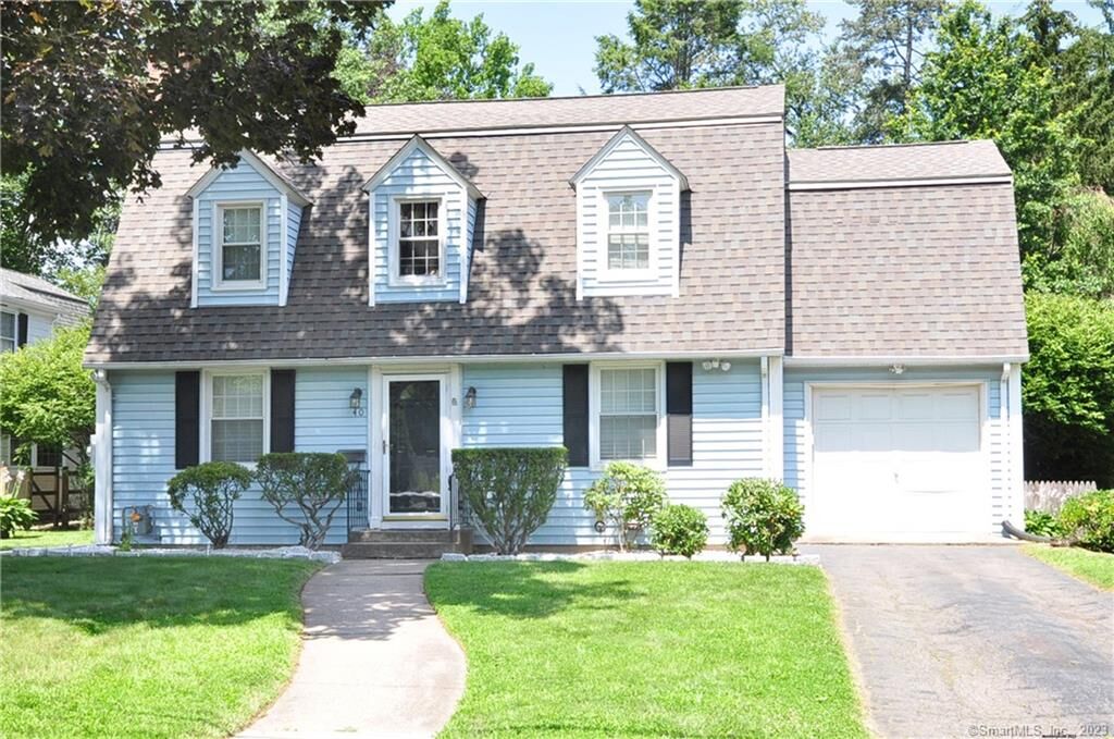 Property Photo:  40 Linbrook Road  CT 06107 