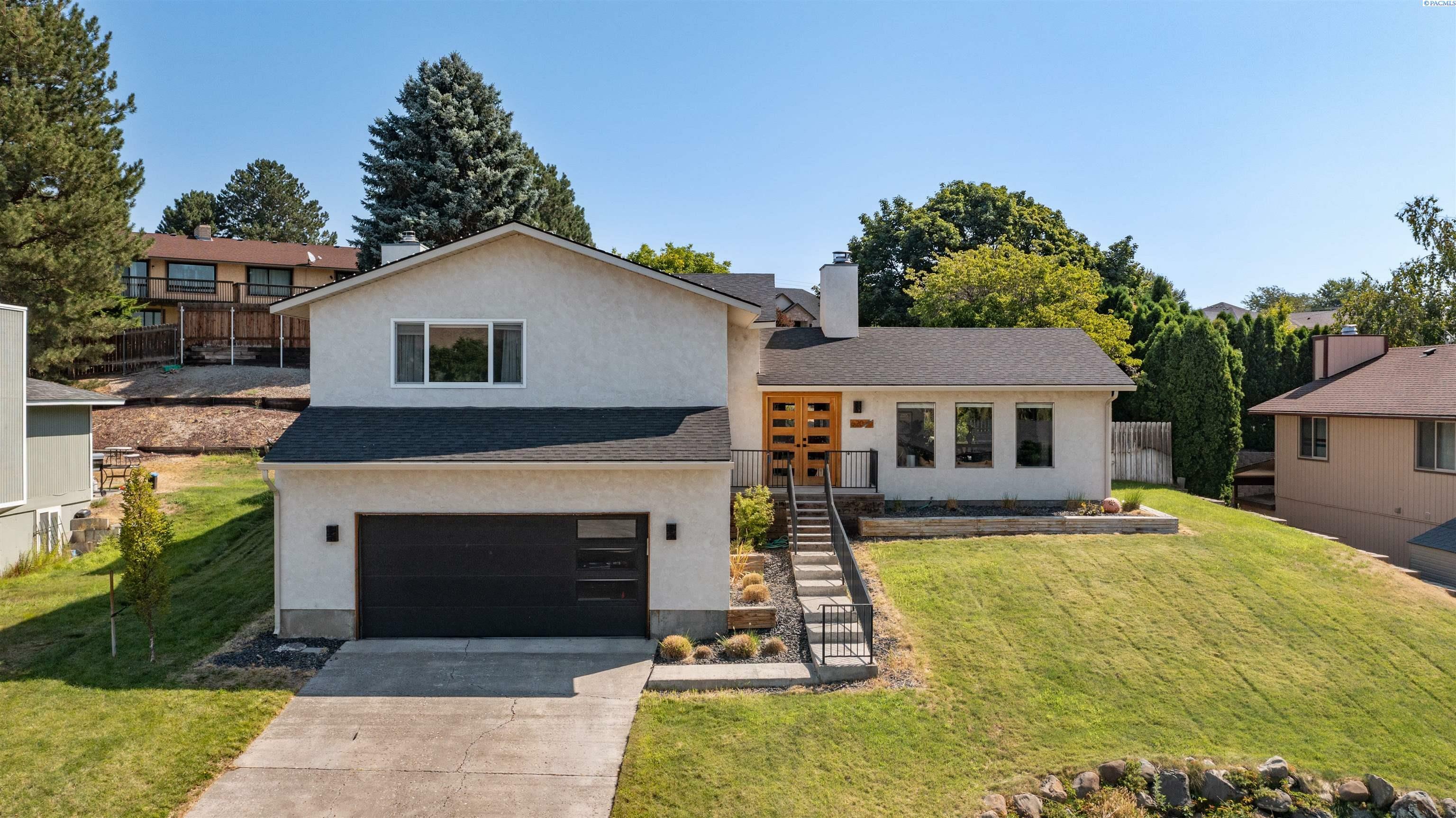 Property Photo:  620 Meadows Drive S  WA 99352 