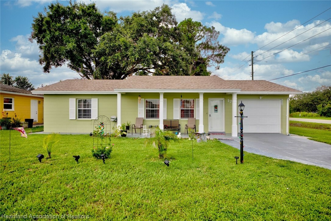 Property Photo:  1715 Sparta Circle  FL 33870 